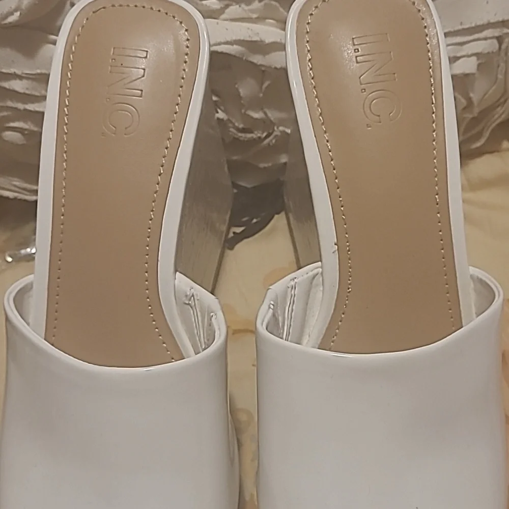 INC International Concepts White Patent Leath Wedge Sandals Minimalist New W.o.b